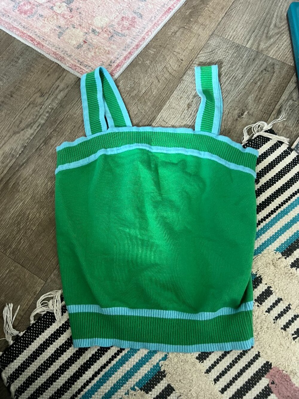 Dokotoo large green top